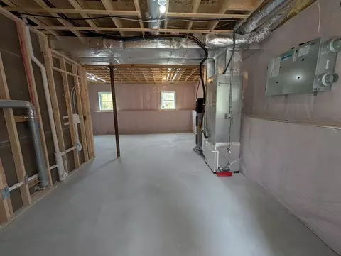 Entry Way - 5 Tyler Ave, Wareham, MA 02538 photo 6 of 7