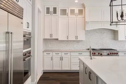 Kitchen - 9 Schaffner Ln, Dover, MA 02030 photo 3 of 4