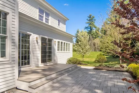 Exterior - 9 Schaffner Ln, Dover, MA 02030 photo 5 of 6