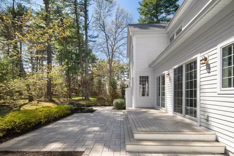 Exterior - 9 Schaffner Ln, Dover, MA 02030 photo 4 of 6