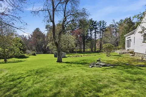 Exterior - 215 Prospect St, Hingham, MA 02043 photo 8 of 10
