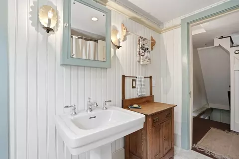 Bath - 215 Prospect St, Hingham, MA 02043 photo 2 of 4