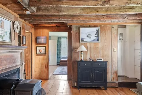 Entry Way - 215 Prospect St, Hingham, MA 02043 photo 1 of 3
