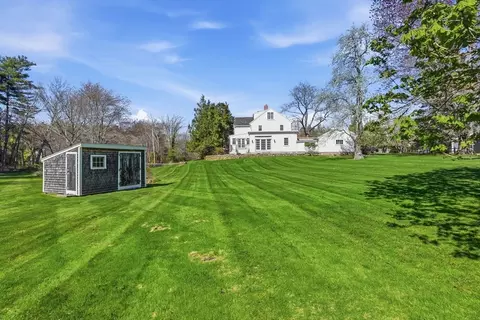 Exterior - 215 Prospect St, Hingham, MA 02043 photo 7 of 10