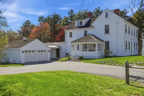 Exterior - 215 Prospect St, Hingham, MA 02043 photo 6 of 10