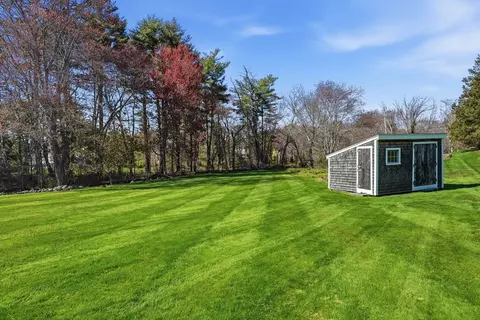 Exterior - 215 Prospect St, Hingham, MA 02043 photo 9 of 10