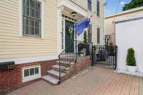 127 High St, Charlestown, MA 02129