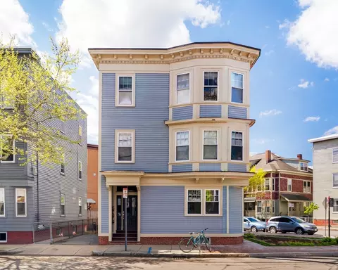 52 Plymouth St #1, Cambridge, MA 02141