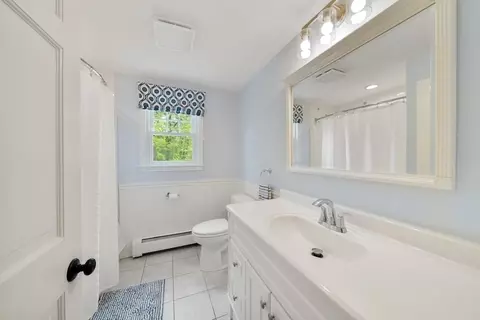 Bath - 5 Blackhorse Ln, Hingham, MA 02043 photo 2 of 2