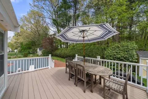 Exterior - 5 Blackhorse Ln, Hingham, MA 02043 photo 5 of 8