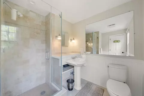 Bath - 5 Blackhorse Ln, Hingham, MA 02043 photo 1 of 2
