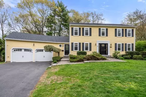 Exterior - 5 Blackhorse Ln, Hingham, MA 02043 photo 2 of 8