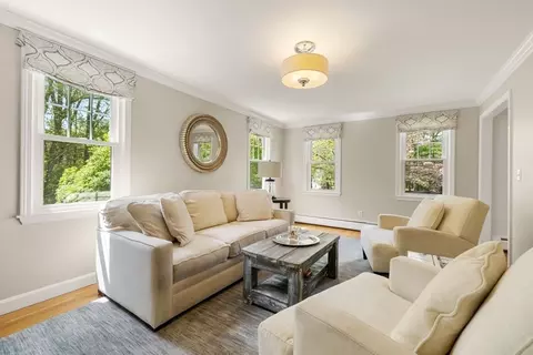 Living - 5 Blackhorse Ln, Hingham, MA 02043 photo 1 of 3