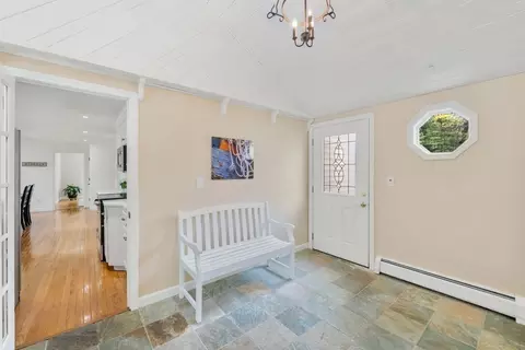 Entry Way - 5 Blackhorse Ln, Hingham, MA 02043 photo 3 of 3