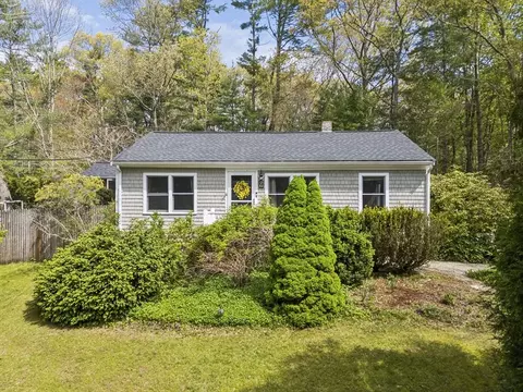 9 Mill St, Pembroke, MA 02359