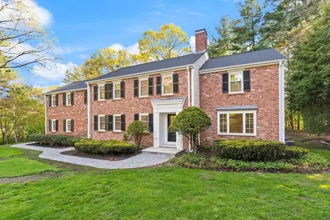 35 Grey Ln, Lynnfield, MA 01940