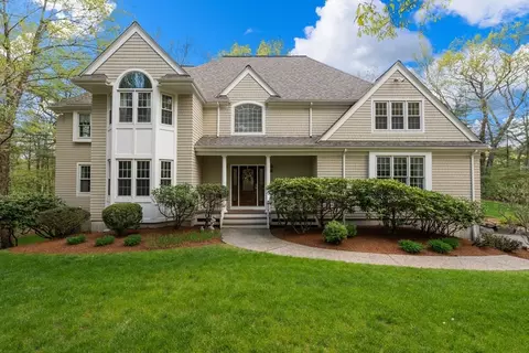 11 Pettees Pond Ln, Westwood, MA 02090