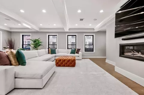 377 W 1st St #2, Boston, MA 02127