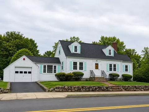 63 Oak St, Stoneham, MA 02180