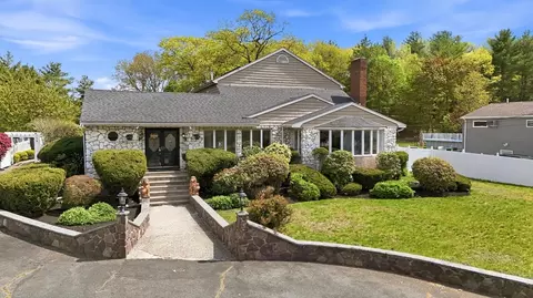 39 Forest St, Saugus, MA 01906