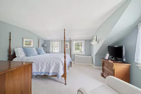 Bedroom - 1670 Main St, Marshfield, MA 02050 photo 3 of 5