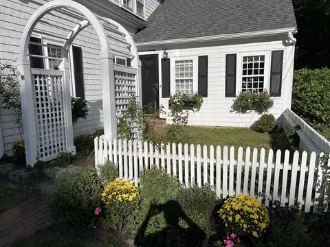 Exterior - 1670 Main St, Marshfield, MA 02050 photo 2 of 11