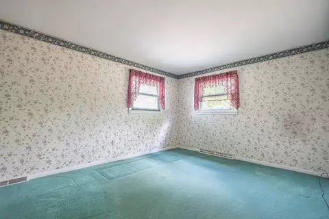 Bedroom - 25 Windward Rd, Lowell, MA 01852 photo 1 of 10