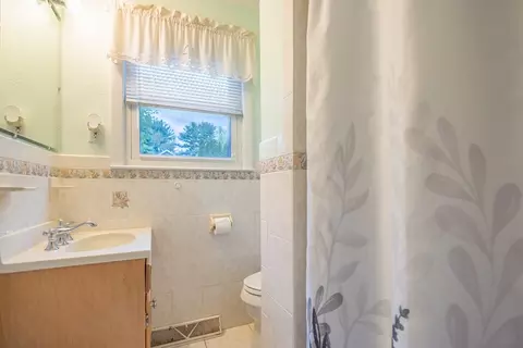 Bath - 25 Windward Rd, Lowell, MA 01852 photo 1 of 2