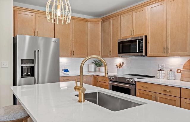 399 Neponset #104, Canton, MA 02021