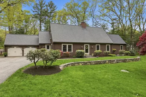 46 Hayden Ln, Bedford, MA 01730