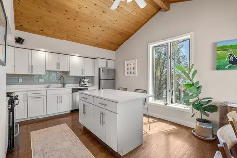 32 Farragut Ave #3, Somerville, MA 02144