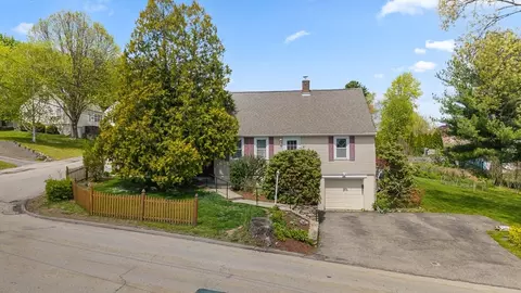 38 Upland St, Auburn, MA 01501