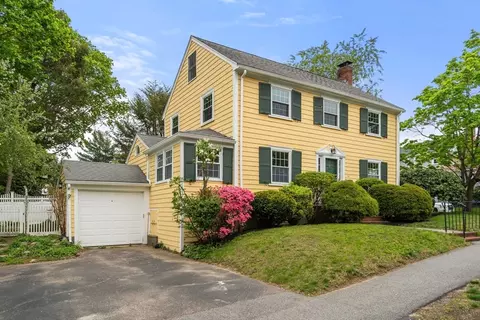 10 Magnolia Rd, Milton, MA 02186