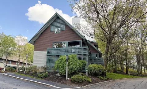 1175 Chestnut St #12, Newton, MA 02464