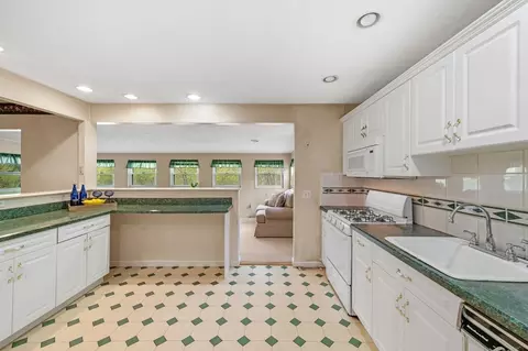 28 Audubon Rd, Reading, MA 01867 photo 17