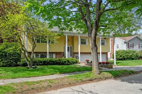 28 Audubon Rd, Reading, MA 01867 photo 2