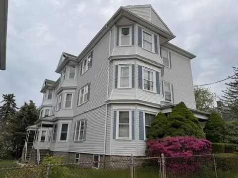 76 Globe St, Fall River, MA 02724