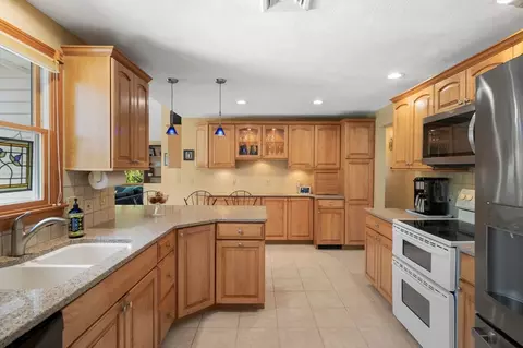 31 Rustic Ln, Reading, MA 01867 photo 24