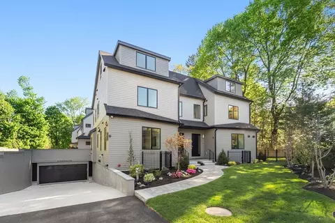 956 Walnut St #7, Newton, MA 02461