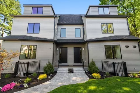 956 Walnut St #6, Newton, MA 02461