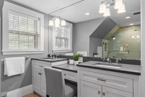 Bath - 77 Centre St, Danvers, MA 01923 photo 4 of 5