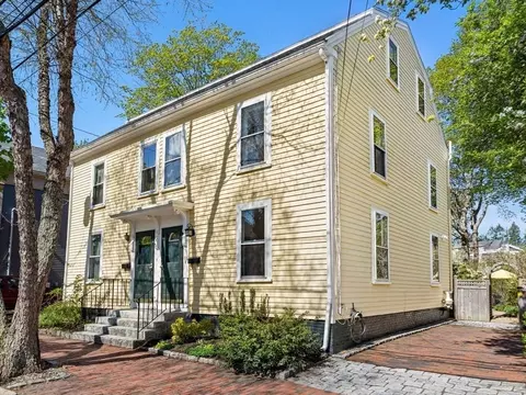 86 Federal St, Newburyport, MA 01950