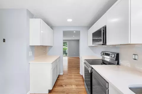 Entry Way - 45 Abington Rd #45, Danvers, MA 01923 photo 3 of 4