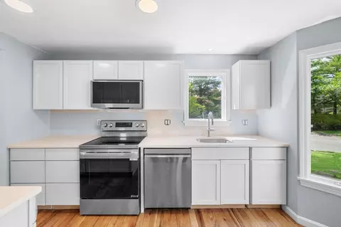 Kitchen - 45 Abington Rd #45, Danvers, MA 01923 photo 3 of 3