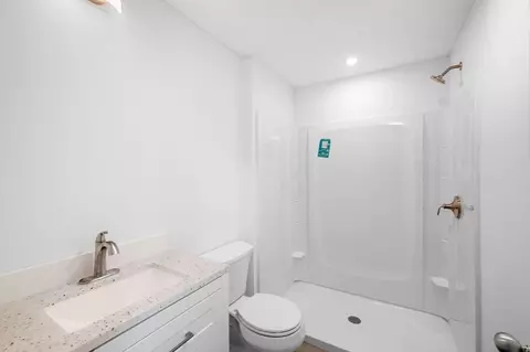 Bath - 45 Abington Rd #45, Danvers, MA 01923 photo 2 of 6