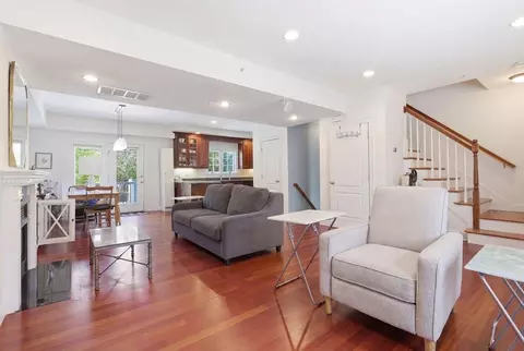 218 South #9, Waltham, MA 02453