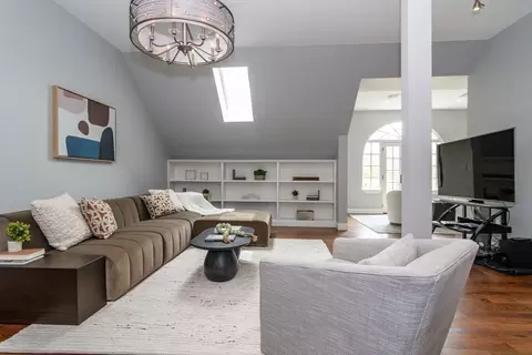1098 Webster St, Needham, MA 02492 photo 9
