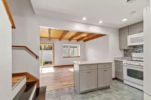 78 Meadow Pond Dr #P, Leominster, MA 01453