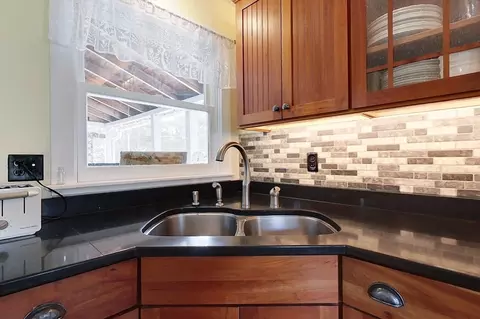 41 Brookline St, Townsend, MA 01469 photo 3