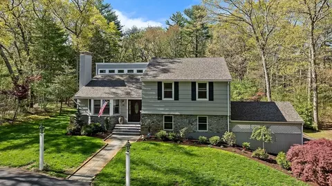 604 Dover Rd, Westwood, MA 02090